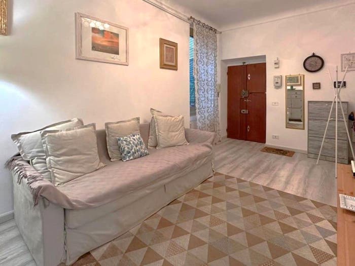 Appartamento trilocale in vendita in Via Venezia, Dinegro, Genova
