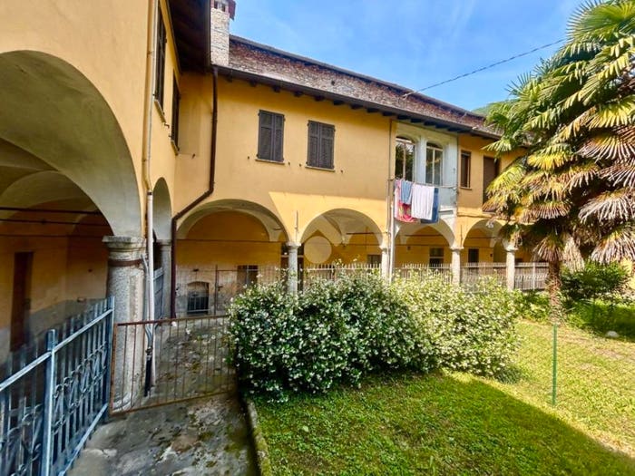 Appartamento bilocale in vendita in Via Regina, Centro, Domaso