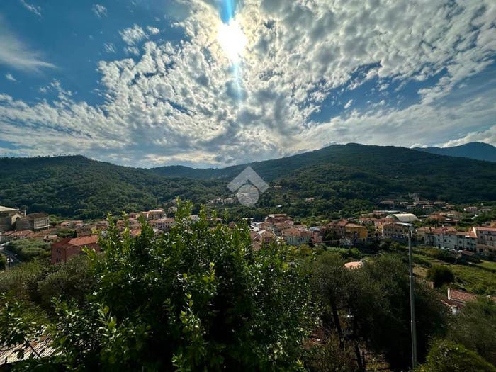 Casa con 6 locali in vendita in Via gariglio, Centro, Calice Ligure