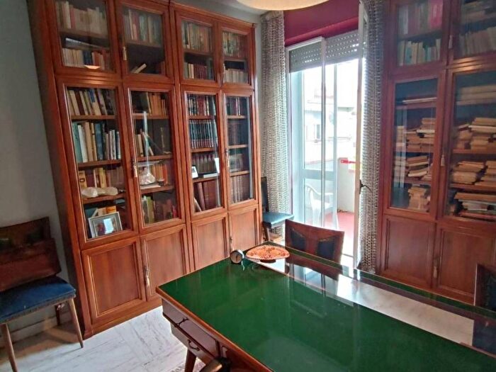 Appartamento con 5 locali in vendita in Darsena Ex Campo di Aviazione, Viareggio