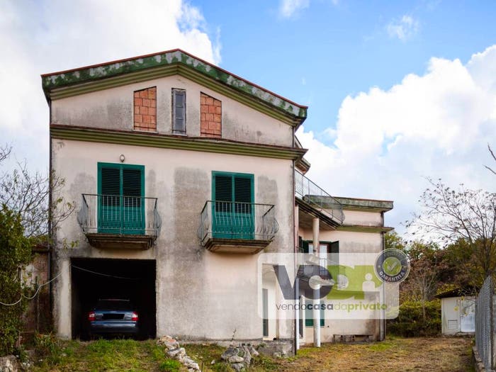 Casa con 5 locali in vendita in Via Gregorio D'Alessandro, Centro, San Gregorio Magno