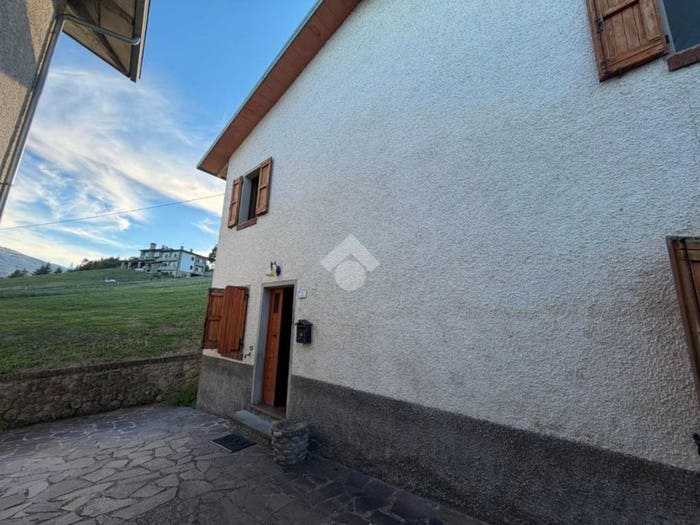 Casa trilocale in vendita in Via la Rocca, Minozzo, Villa Minozzo