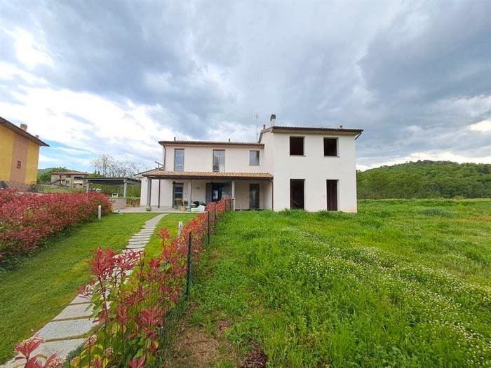 Casa trilocale in vendita in Bucine