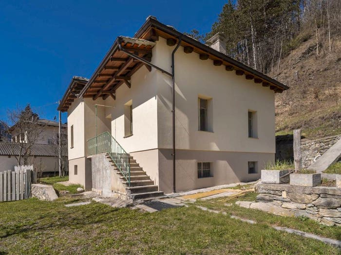 Casa quadrilocale in vendita in via Nazionale, Prazzo