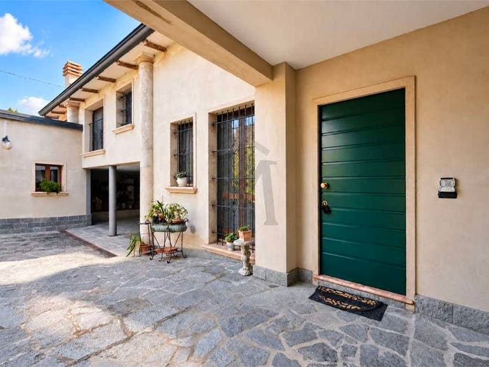 Casa con 6 locali in vendita in Via Andrea Rivasi, Centro, Cavriago