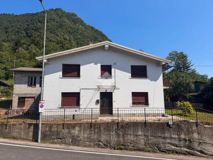 Casa quadrilocale in vendita in Via Molini, Arten, Fonzaso