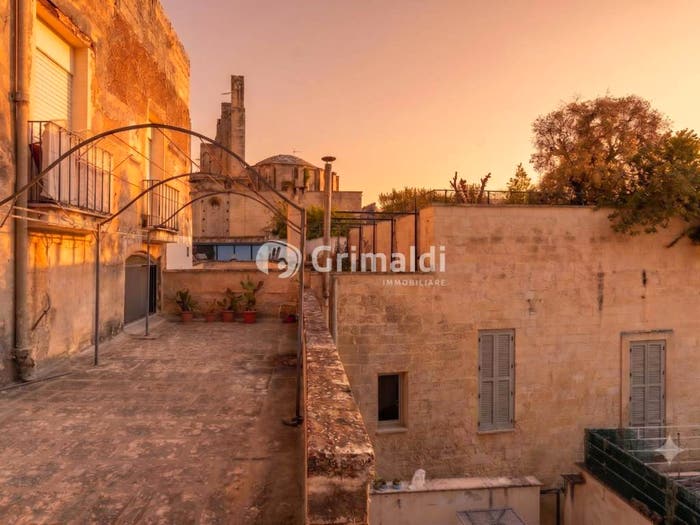 Appartamento con 6 locali in vendita in Piazzetta Arco di Prato, Centro Storico, Lecce