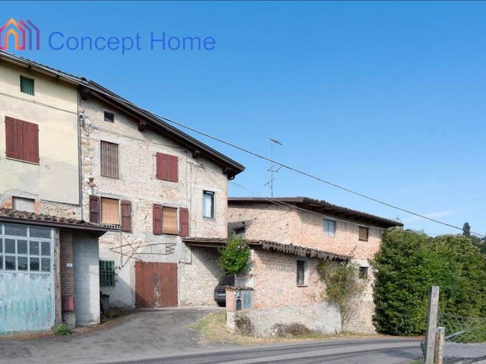 Casa con 6 locali in vendita in Strada Cozzano, Langhirano