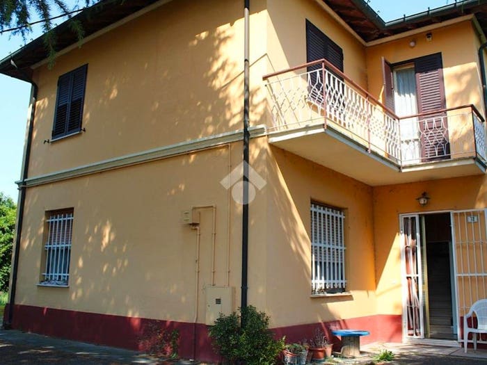 Casa con 6 locali in vendita in Via san leonardo, Centro, Forlimpopoli