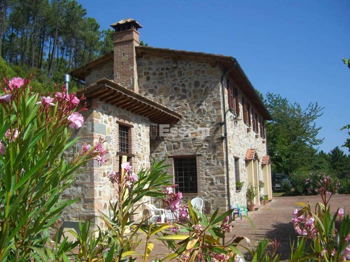 Casa con 6 locali in vendita in viadon aldo mei, Buti