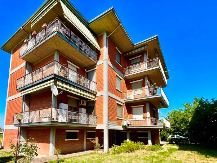 Appartamento trilocale in vendita in Via Trebbia, Centro, Portalbera