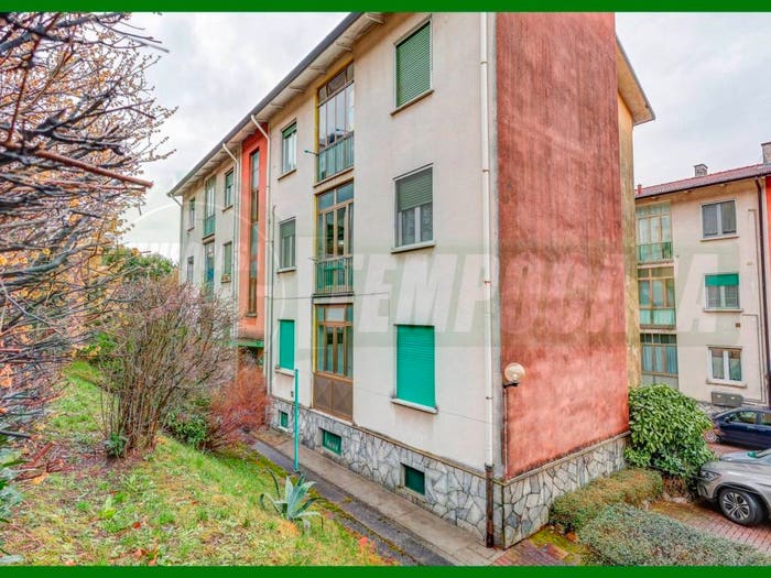 Appartamento trilocale in vendita in Via Professor Monteggia, Laveno, LavenoMombello