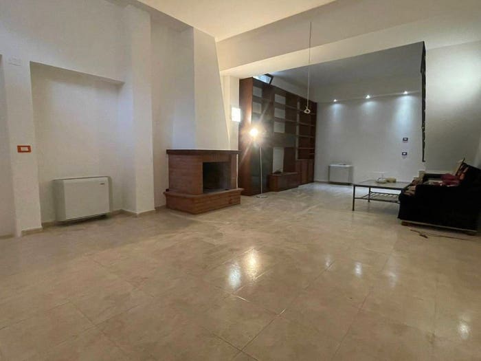 Casa quadrilocale in vendita in Viale Roma, Collefiorito, Guidonia Montecelio