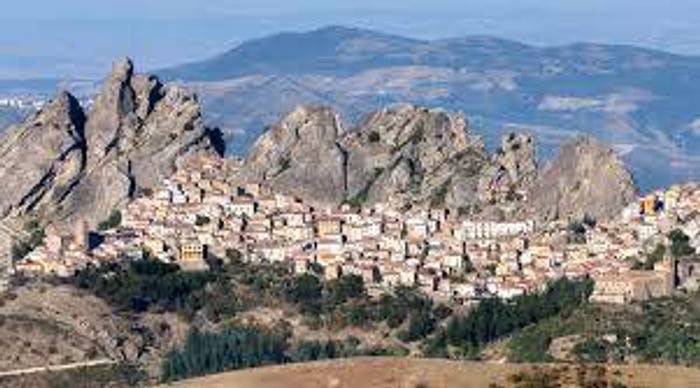 Appartamento quadrilocale in vendita in Via Mario Pagano, Pietrapertosa