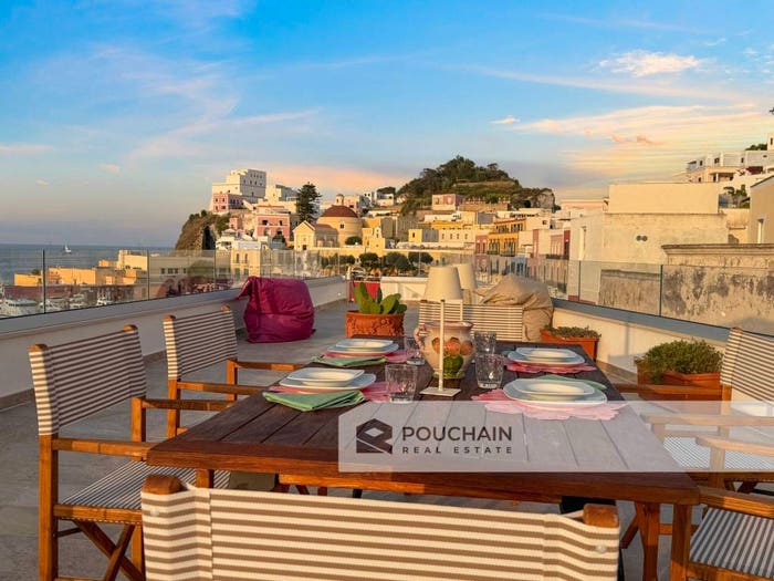 Casa con 6 locali in vendita in Centro, Ponza