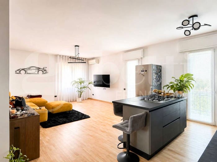 Appartamento con 5 locali in vendita in Via Tiberio Umberto Barbarani, Guizza, Padova