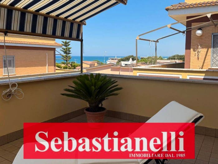 Casa con 5 locali in vendita in Piazza Sant'Anastasio, Lavinio Mare, Anzio