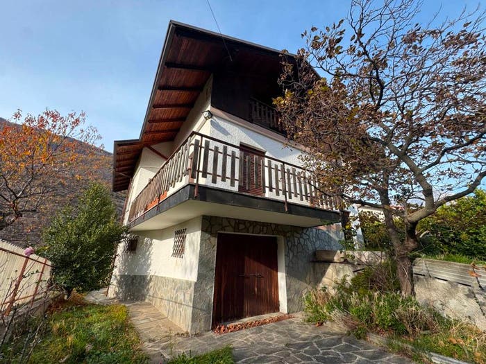 Casa con 6 locali in vendita in Via Giuseppe Garibaldi, Centro, Chiomonte