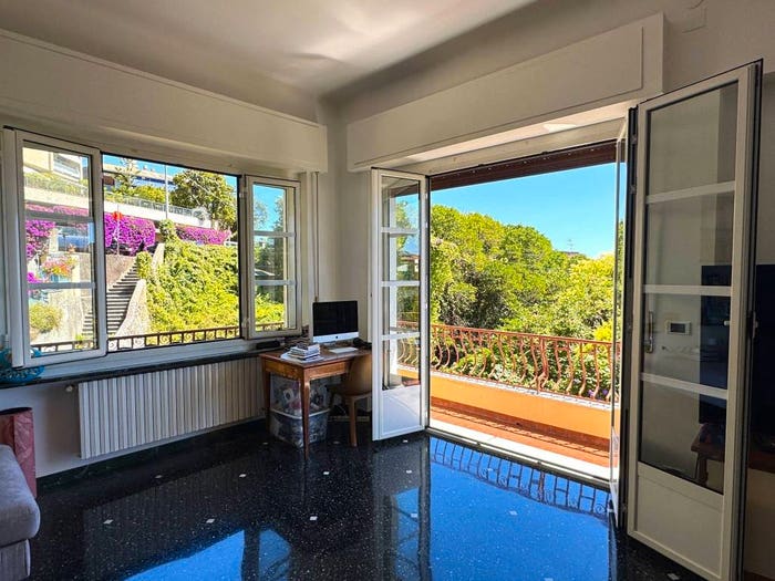 Appartamento quadrilocale in vendita in Via Giovanni Battista Niccolini, Quinto, Genova