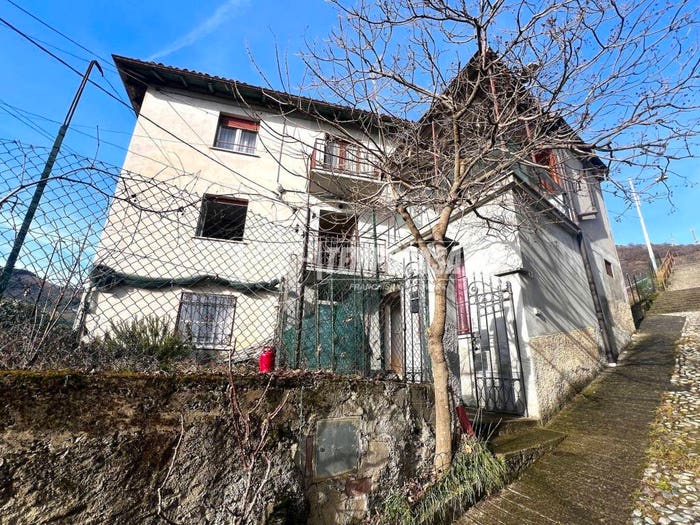 Casa con 5 locali in vendita in Via Santella, Centro, Parzanica