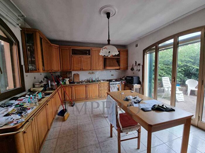 Casa con 6 locali in vendita in Via Louis Pasteur, Due Strade, Bordighera
