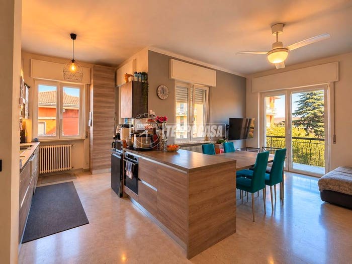 Appartamento trilocale in vendita in Via di Vittorio, Centro, Peschiera del Garda