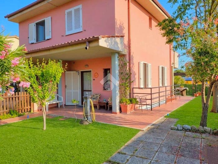Casa con 5 locali in vendita in Via Spinelli, Ovest Campi Alti, Follonica