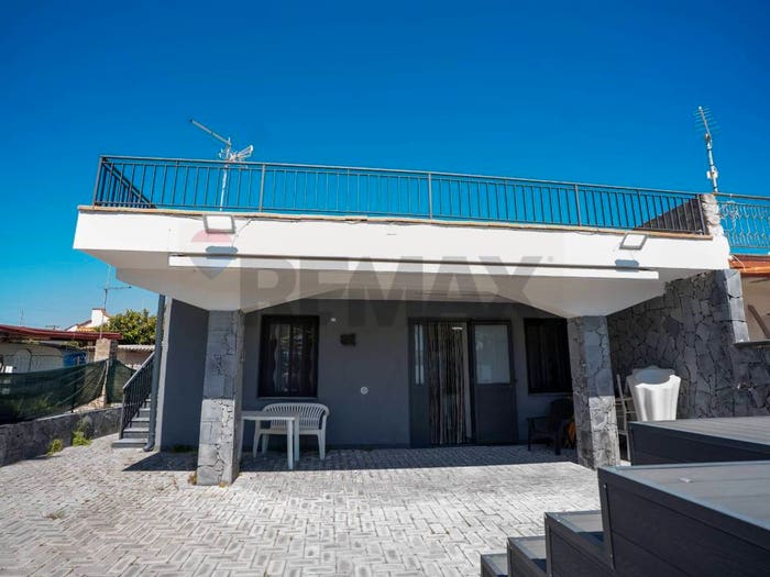 Casa quadrilocale in vendita in Viale AzzurroCda Agnone Marina, Agnone, Augusta