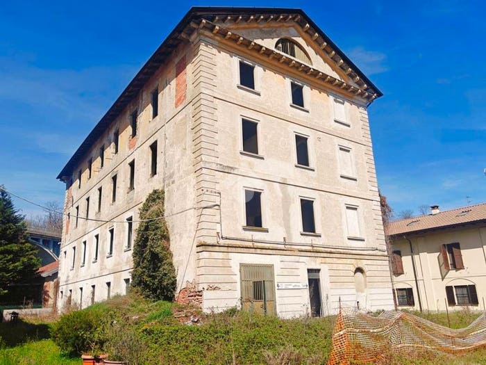 Casa con 6 locali in vendita in Via Isonzo, Centro, Carate Brianza