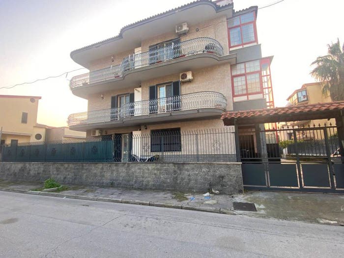 Appartamento con 5 locali in vendita in Via Generale Carlo Alberto Dalla Chiesa, Centro, Acerra