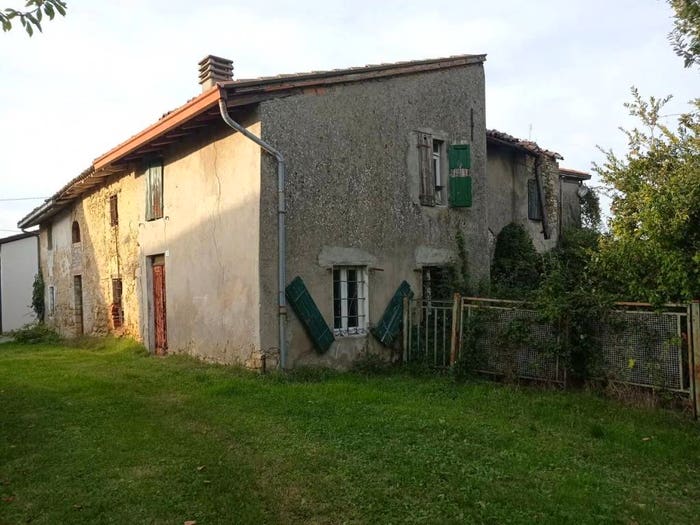 Casa con 6 locali in vendita in Località Costa, Gropparello