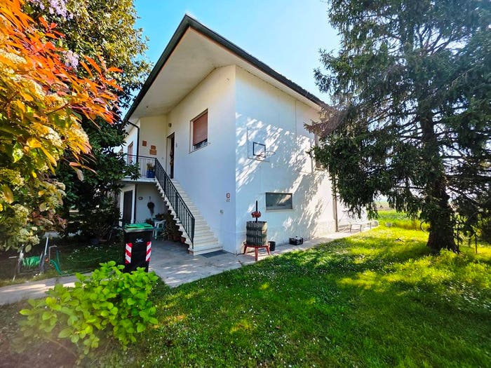 Casa con 6 locali in vendita in Via Don Carlo Gnocchi, Centro, Codigoro