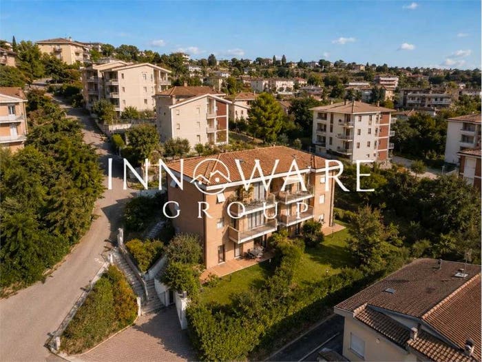 Appartamento con 6 locali in vendita in Via Remo Pagnanelli, Centro, Macerata