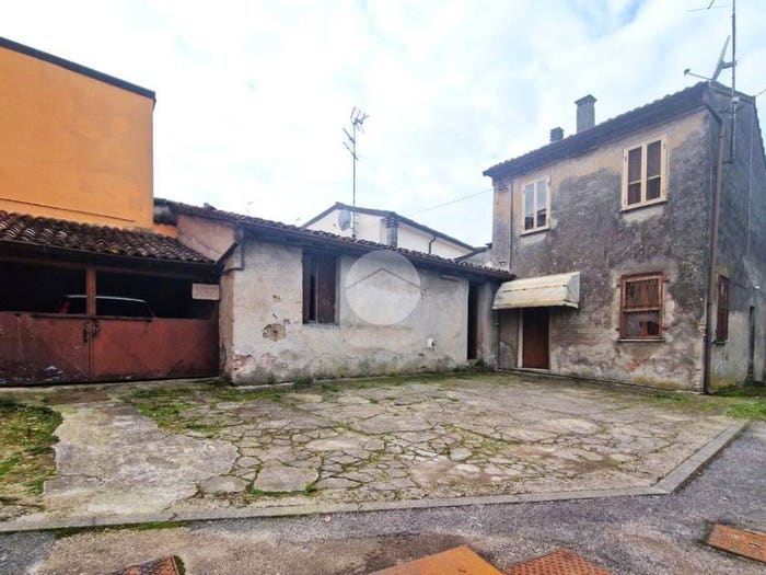 Casa quadrilocale in vendita in Via Antonio Gramsci, Borgoforte, Borgo Virgilio