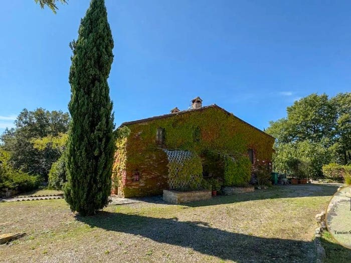 Casa con 6 locali in vendita in Centro, Montegabbione