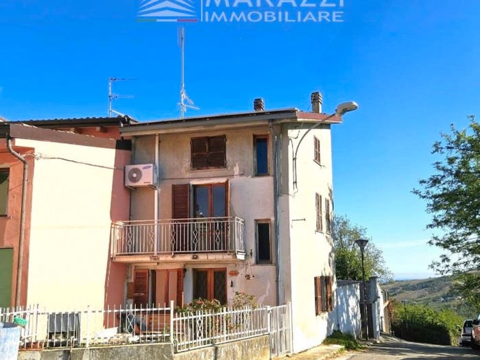 Casa quadrilocale in vendita in Via Guido Mazzoni, Centro, Vernasca