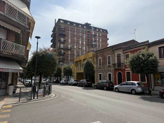Casa con 6 locali in vendita in Via Giuseppe Garibaldi, Centro, Bovolone