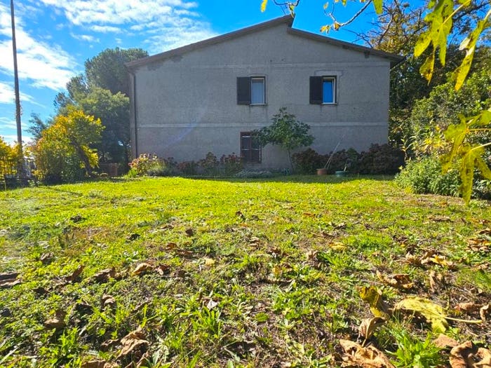 Casa con 6 locali in vendita in Via Ravisa, Castel Giorgio