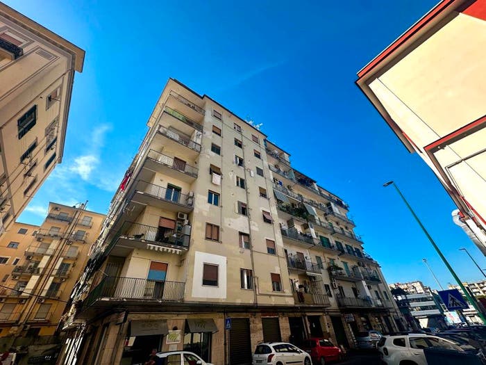 Appartamento bilocale in vendita in Via Cumana, Fuorigrotta, Napoli