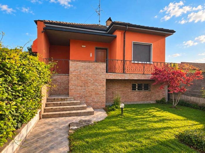 Casa con 6 locali in vendita in Via Craviolo, Centro, Cervesina