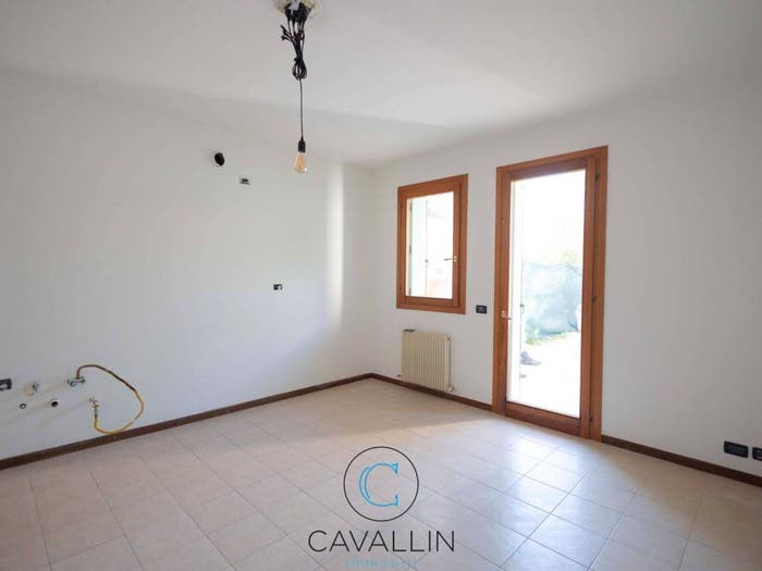 Appartamento trilocale in vendita in Piazza Posmon, Centro, Montebelluna