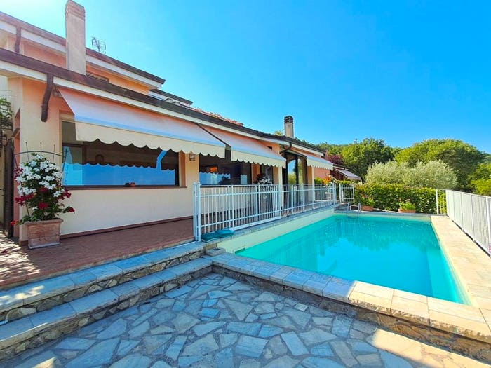 Casa quadrilocale in vendita in Magione