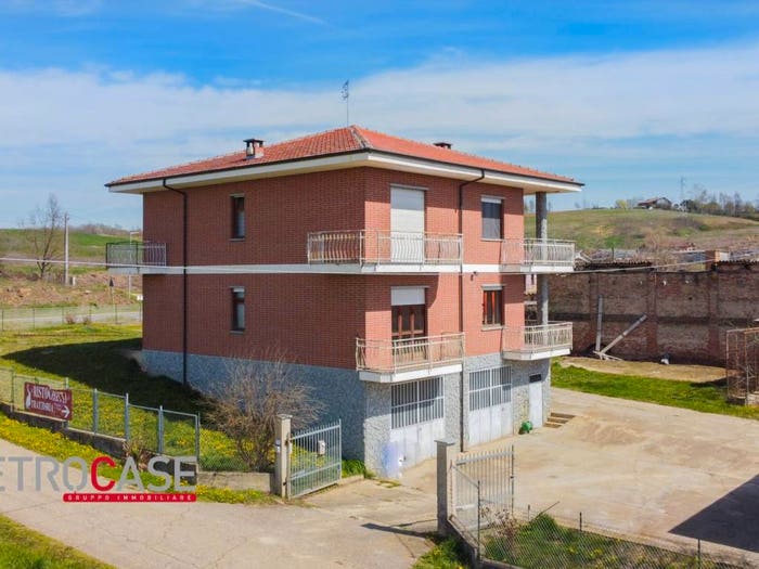 Casa quadrilocale in vendita in Via Montà, Pralormo