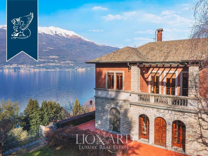 Casa con 6 locali in vendita in Centro, Bellano