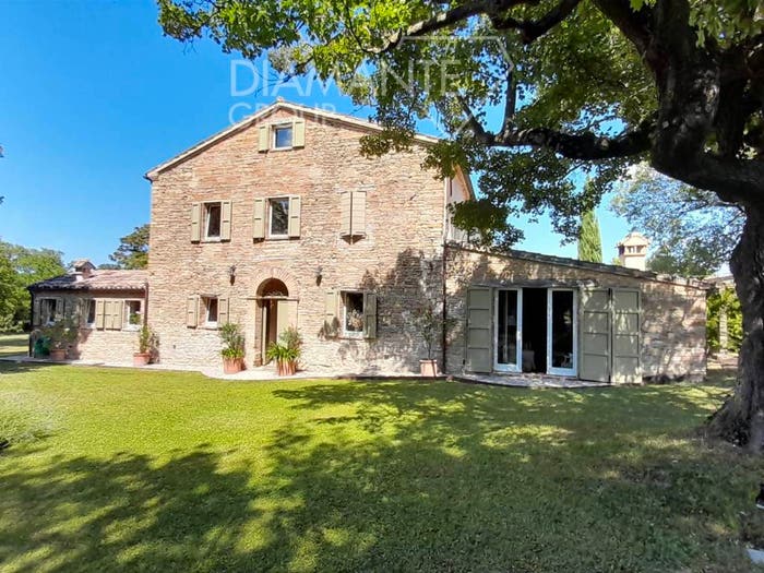 Casa con 6 locali in vendita in Centro, Apiro