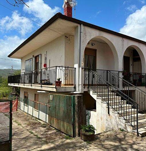 Casa con 6 locali in vendita in Contrada Santa Lucia, Centro, Chiaravalle Centrale