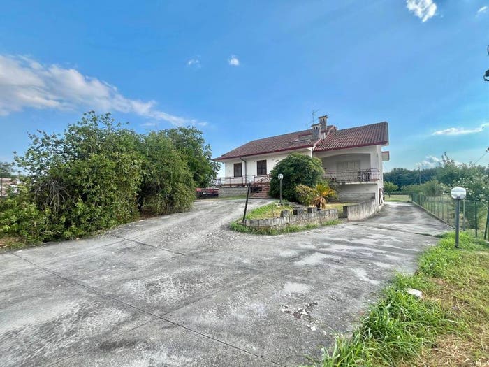 Casa con 5 locali in vendita in Via Casilina, Villa Felice, Colfelice