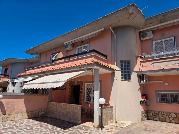 Casa con 5 locali in vendita in Via Jenne, Villa Claudia, Anzio