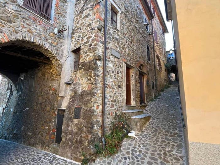 Appartamento monolocale in vendita in Nicola, Luni