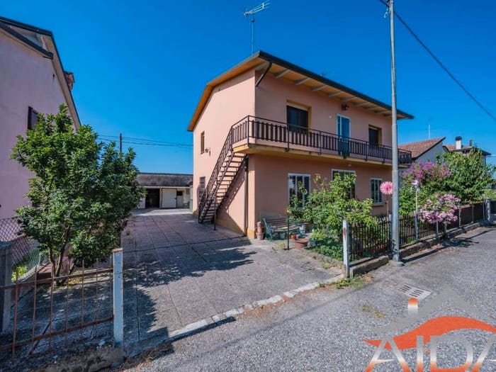Casa con 6 locali in vendita in VIA TAVOLIERE, Consandolo, Argenta